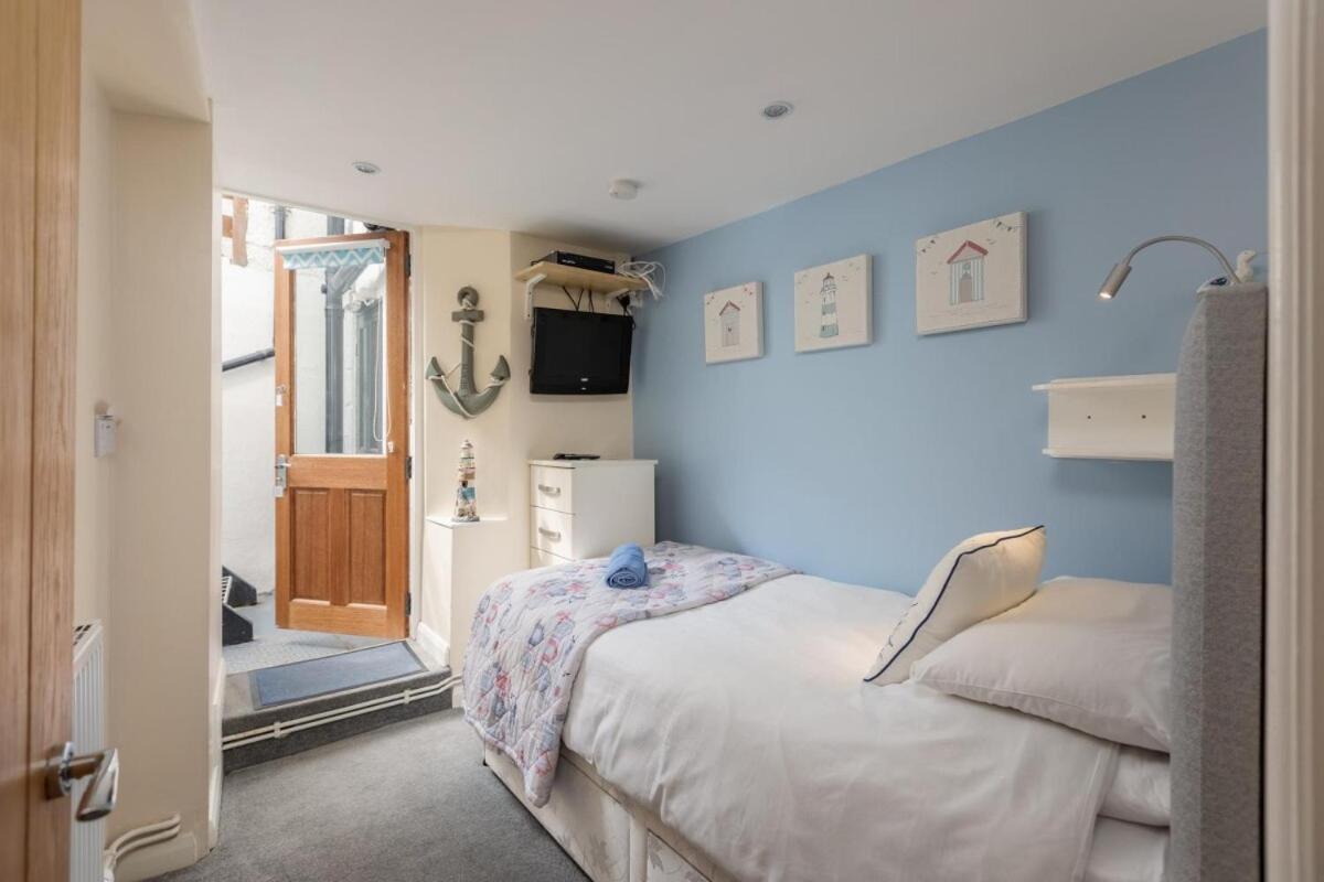 Watersedge Apartment